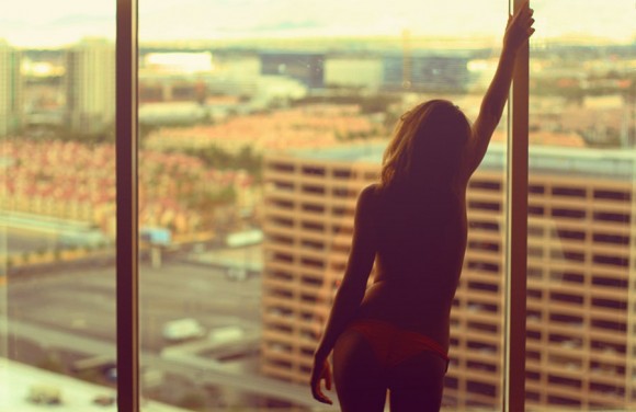 Tim-Navis-Nude-Girl-Portrait-580x376